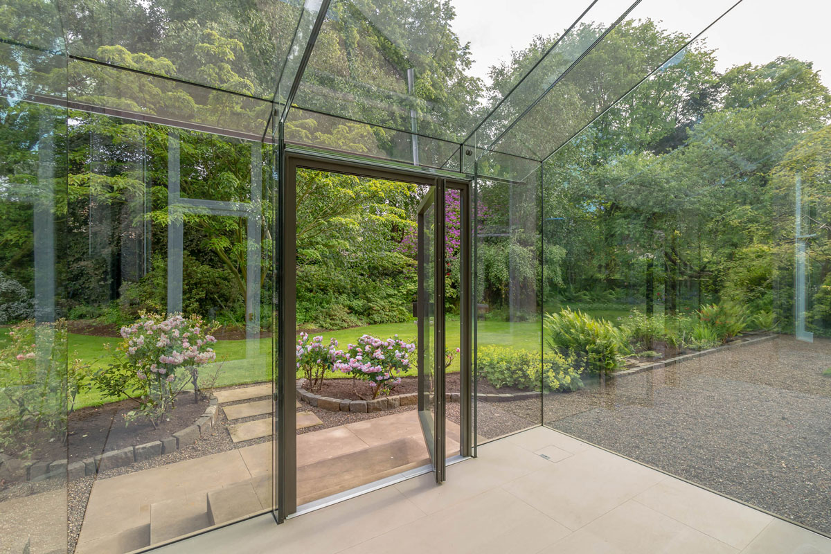 Standard glass wall installation
