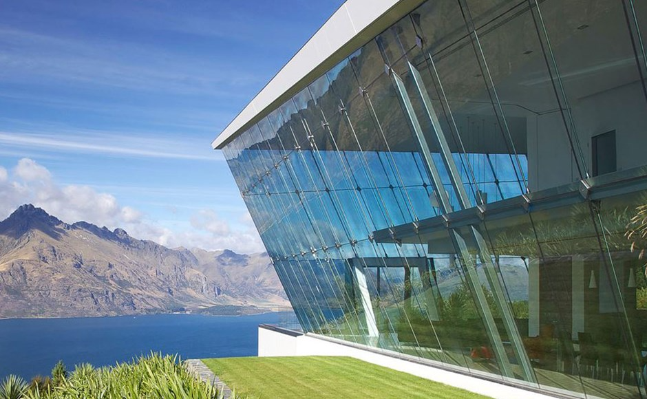 Tempered glass wall installation